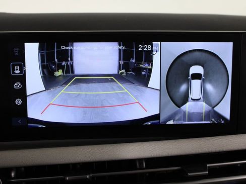 Certified 2025 Hyundai Tucson Limited FWD image 32