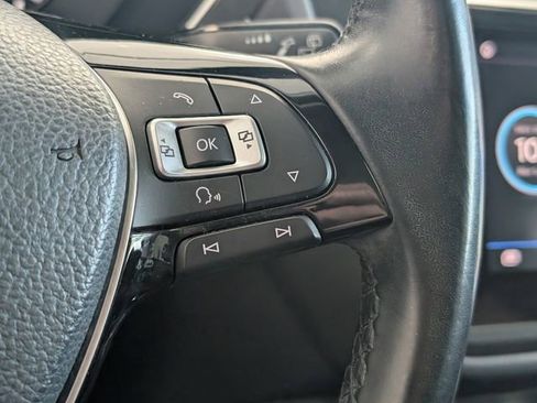 Used 2018 Volkswagen Tiguan SEL Premium image 23