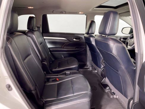 Used 2018 Toyota Highlander XLE AWD/4WD image 27