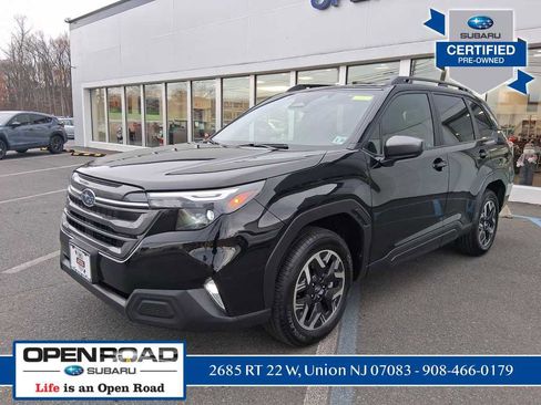 Certified 2025 Subaru Forester Premium image 3