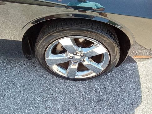 Used 2011 Dodge Challenger RWD image 5