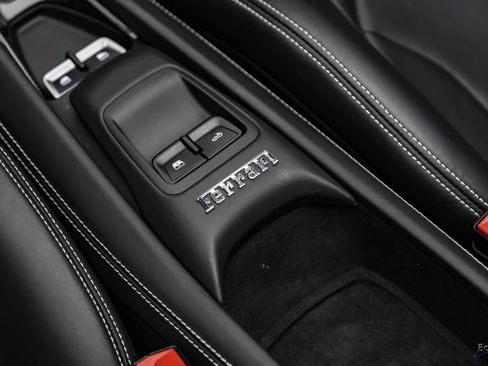 Used 2022 Ferrari F8 Tributo RWD image 76