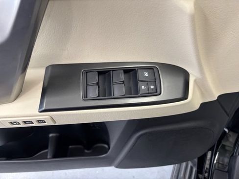 Used 2023 Lexus GX 460 Premium AWD/4WD image 9