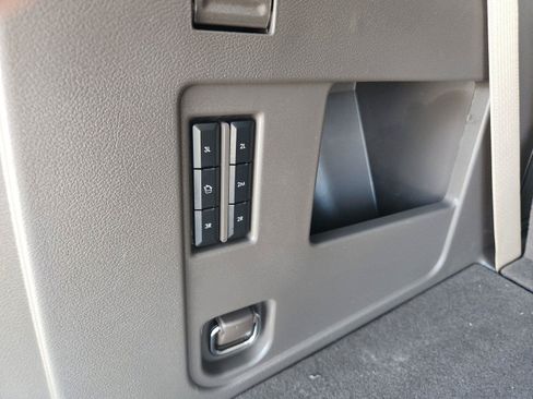 Used 2024 Lincoln Navigator Premiere AWD/4WD image 17