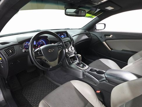 Used 2016 Hyundai Genesis 3.8 image 11