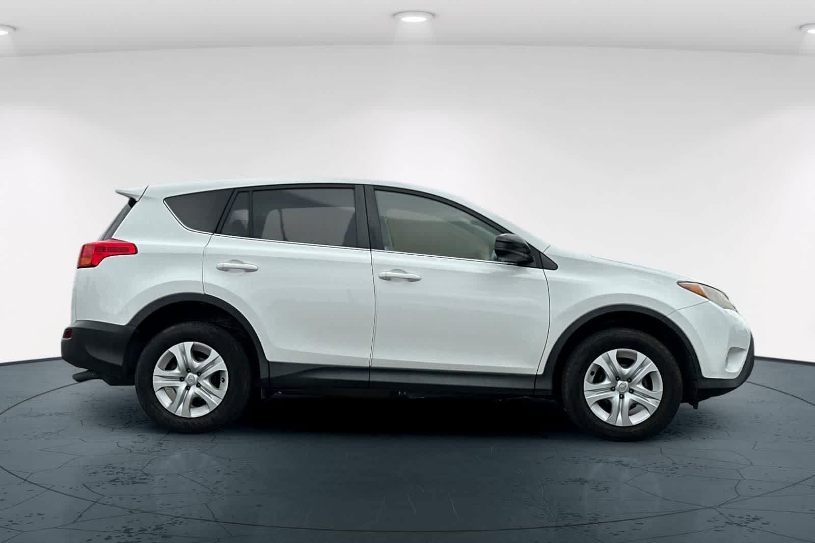 Used 2015 Toyota RAV4 LE FWD image 6