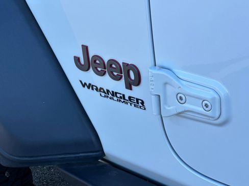 Used 2020 Jeep Wrangler Unlimited Rubicon image 25