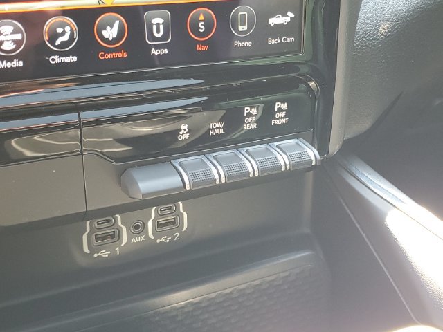 Used 2020 RAM 1500 Laramie w/ Sport Appearance Package RWD image 16