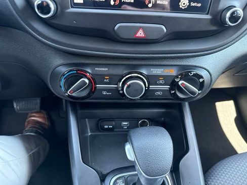 Certified 2025 Kia Soul LX FWD image 19