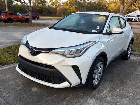 Used 2021 Toyota C-HR LE image 3