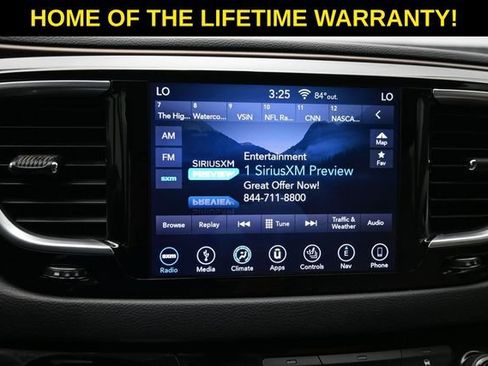 Used 2018 Chrysler Pacifica Touring-L Plus FWD image 25