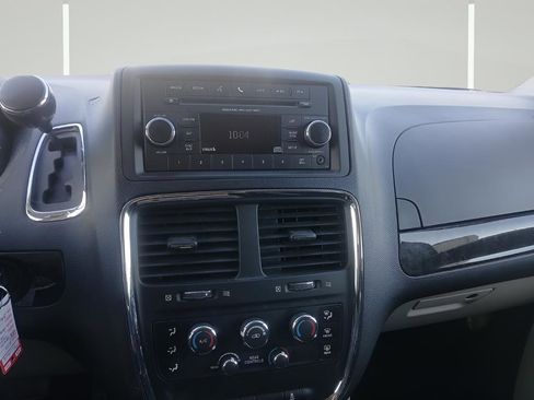 Used 2016 Dodge Grand Caravan SE w/ Quick Order Package 29E SE image 7