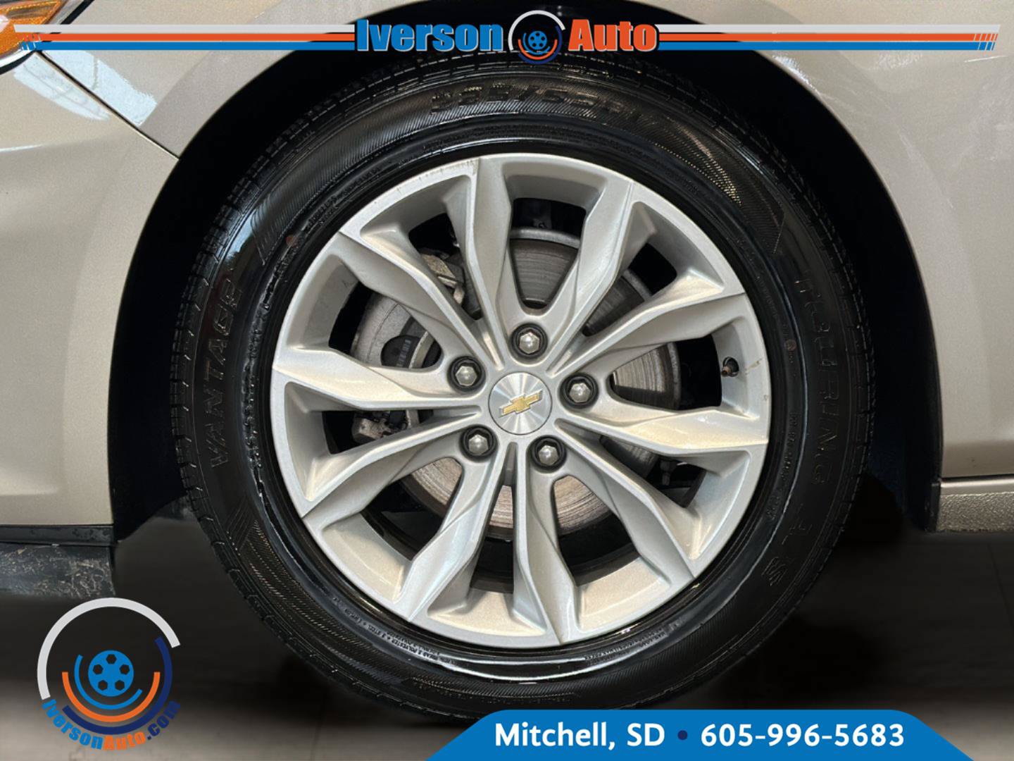 Used 2025 Chevrolet Malibu LT FWD image 9