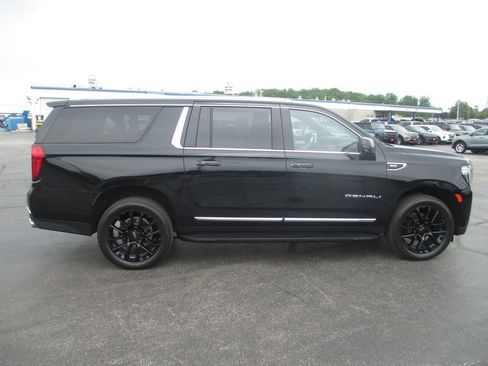 Used 2023 GMC Yukon XL Denali w/ Max Trailering Package AWD/4WD image 5