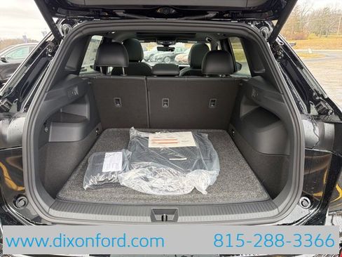 New 2026 Volkswagen Tiguan SE R-Line image 25