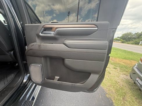 Used 2024 Chevrolet Silverado 2500 High Country w/ High Country Premium Package AWD/4WD image 23