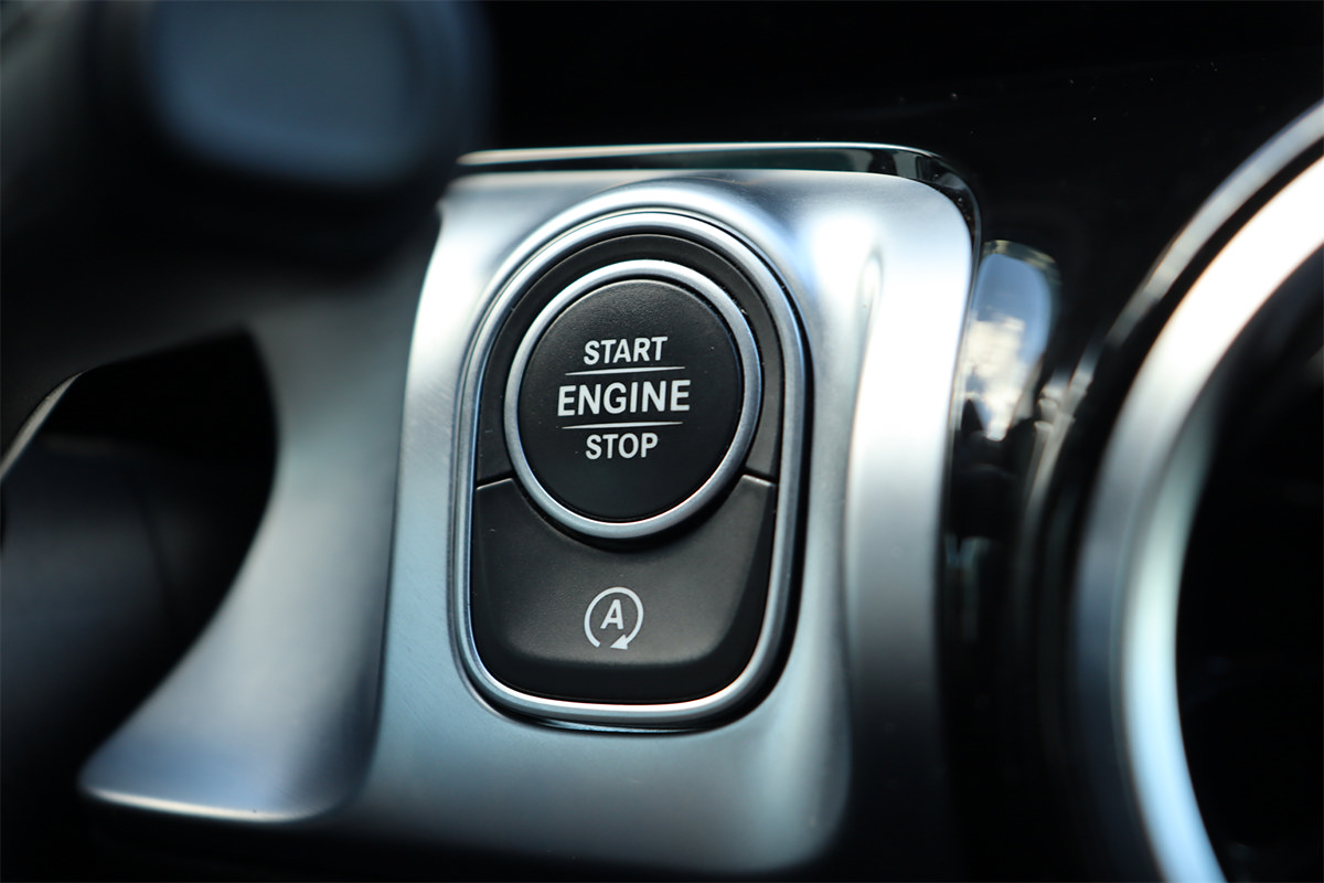 Used 2022 Mercedes-Benz GLB 250 w/ Premium Package Lite image 39
