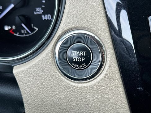 Used 2016 Nissan Rogue SV w/ SV Premium Package image 29