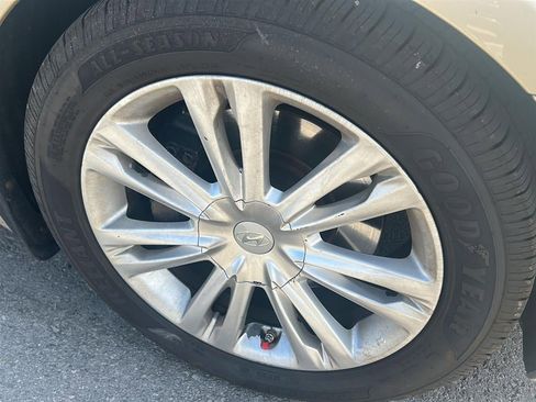 Used 2010 Hyundai Genesis 4.6 w/ Technology Pkg 5 image 12