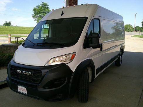 Used 2023 RAM ProMaster 2500 FWD image 2