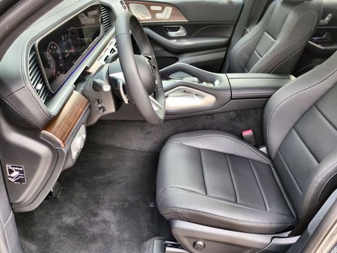 New 2025 Mercedes-Benz GLS 450 4MATIC image 17