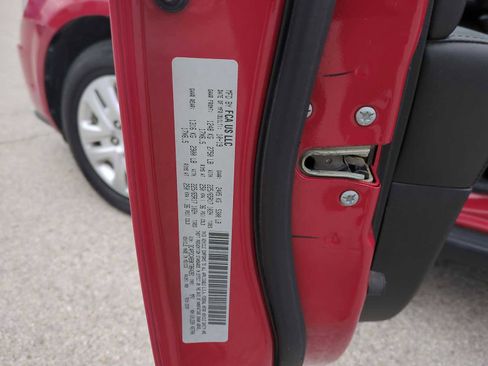 Used 2019 Dodge Journey SE image 33