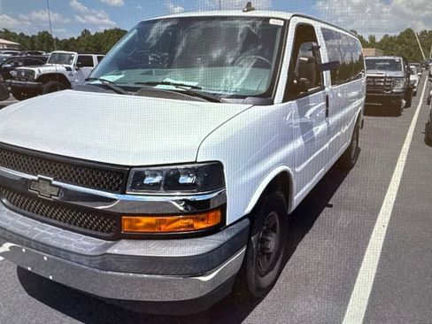 Used 2018 Chevrolet Express 3500 LT w/ LT Preferred Equipment Group RWD image 19