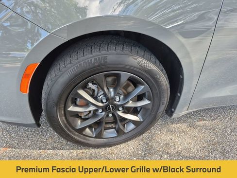 Used 2021 Chrysler Pacifica Limited w/ S Appearance Package AWD/4WD image 12