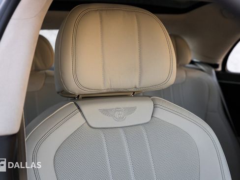 Used 2020 Bentley Flying Spur W12 image 40