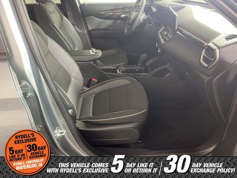 Certified 2025 Chevrolet TrailBlazer LT w/ Driver Confidence Package image 16