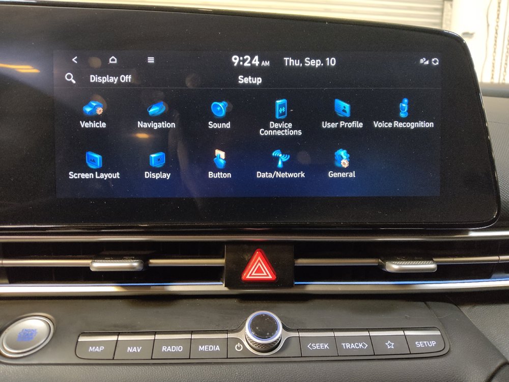 Used 2024 Hyundai Elantra Blue FWD image 25