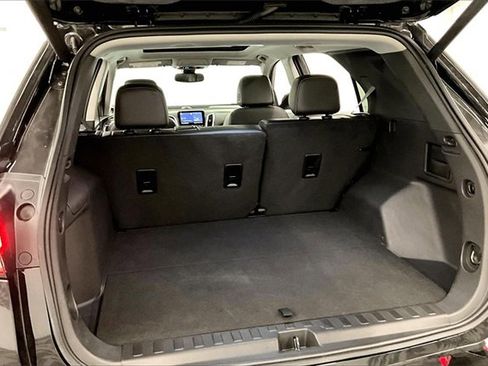 Used 2023 Chevrolet Equinox Premier image 39