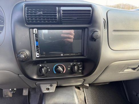 Used 2005 Ford Ranger XLT image 10