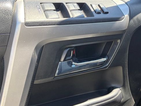 Used 2017 Toyota 4Runner SR5 AWD/4WD image 6