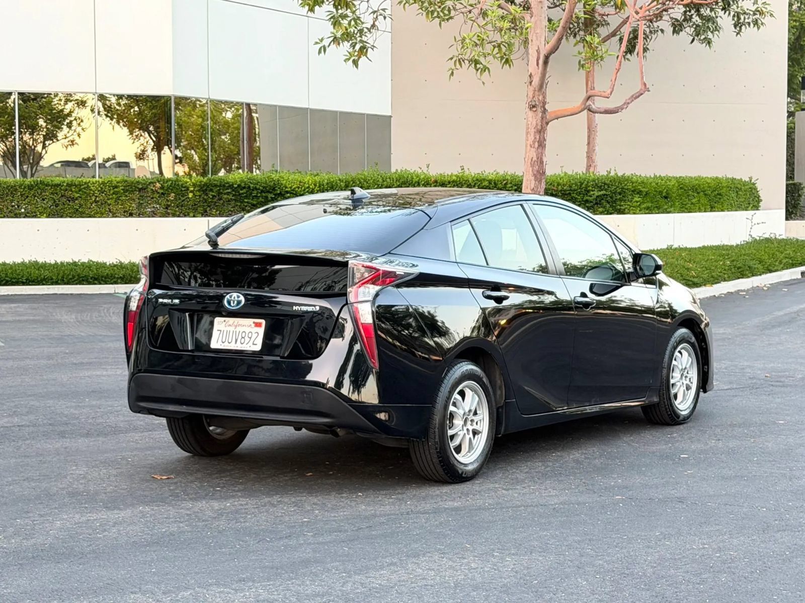 Used 2016 Toyota Prius Three FWD image 4