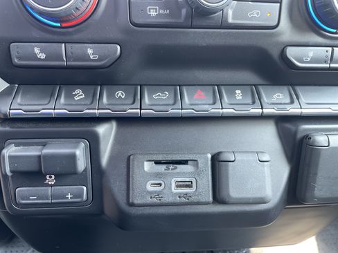 Used 2019 Chevrolet Silverado 1500 LT w/ All-Star Edition AWD/4WD image 33