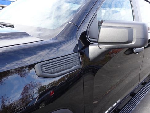 Used 2023 GMC Sierra 1500 Pro w/ Graphite Edition image 7