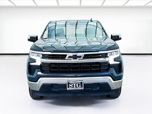 Used 2025 Chevrolet Silverado 1500 LT image 2