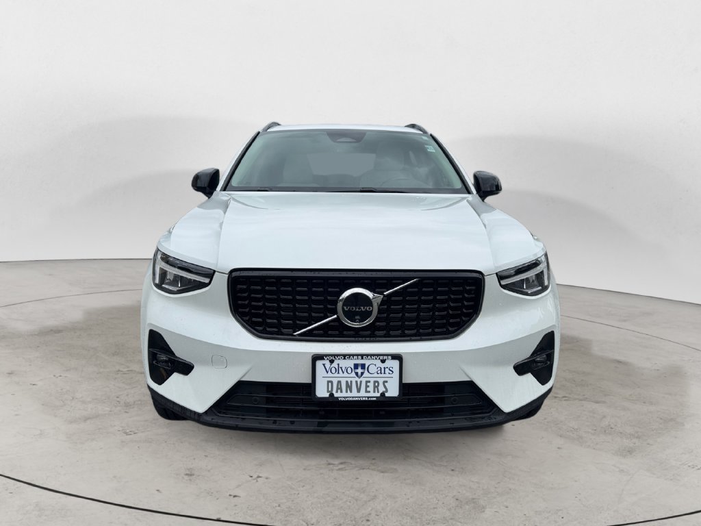 Used 2025 Volvo XC40 B5 Plus AWD/4WD image 30