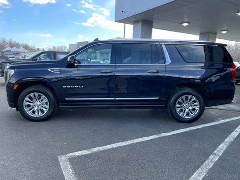 Used 2022 GMC Yukon XL Denali w/ Max Trailering Package AWD/4WD image 10