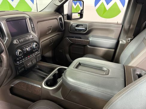 Used 2022 GMC Sierra 3500 Denali w/ Denali Ultimate Package image 23