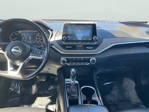 Used 2024 Nissan Altima 2.5 SR FWD image 10