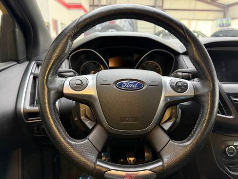 Used 2013 Ford Focus ST FWD image 22