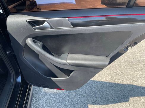 Used 2017 Volkswagen Jetta GLI FWD image 30