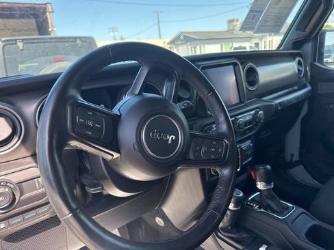 Used 2023 Jeep Wrangler Unlimited w/ Cold Weather Group AWD/4WD image 10