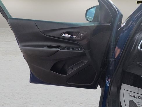 Used 2022 Chevrolet Equinox LT image 36