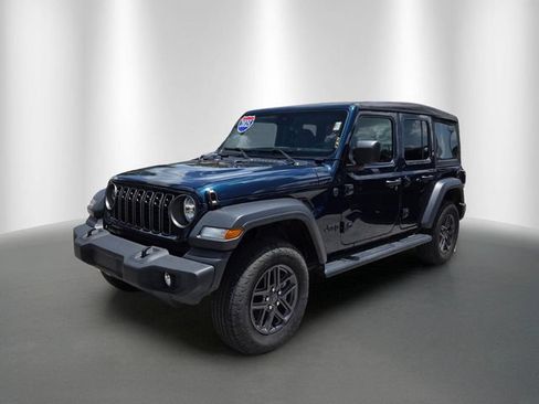 Used 2025 Jeep Wrangler Unlimited Sport AWD/4WD image 2
