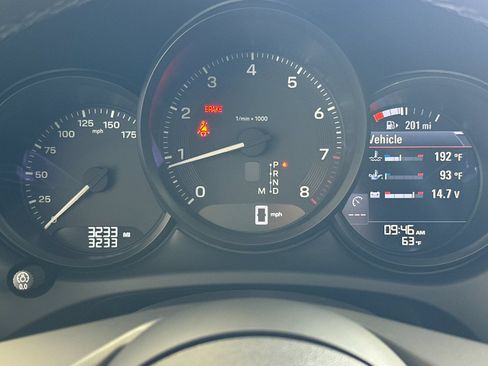 Certified 2025 Porsche Macan AWD/4WD image 30