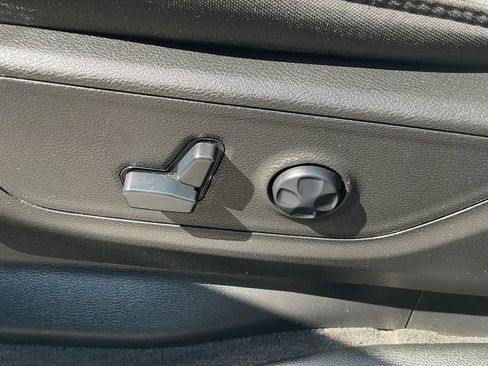 Used 2020 RAM 1500 Big Horn AWD/4WD image 36