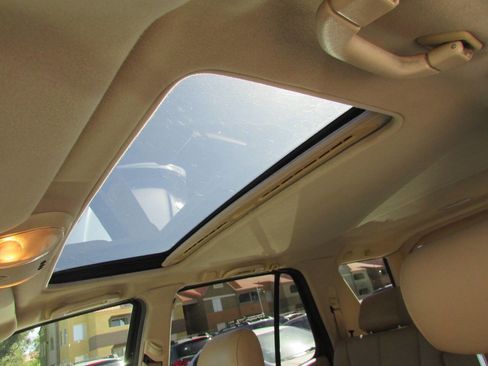 Used 2000 Mercedes-Benz ML 320 4MATIC image 27